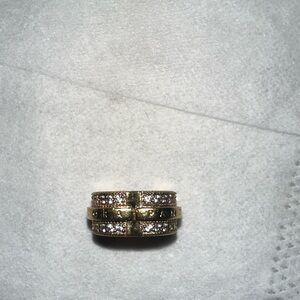 Sparkling Pavé Lines & Logo Clip Charm